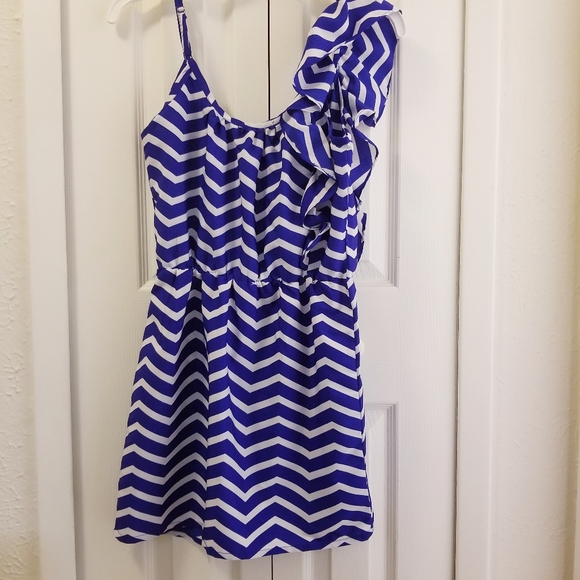 Chevron One Shoulder Ruffle Mini Dress - Picture 4 of 14